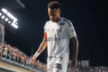 Santos tenta diminuir suspensão de Neymar e antecipar retorno do camisa 10